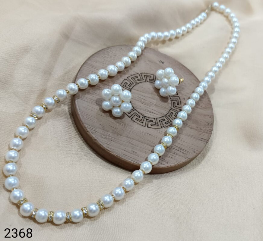 Timeless Pearl Jewelry Set with Matching Earrings