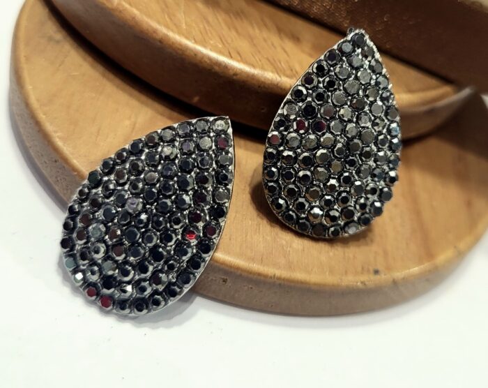 Elegant Black Stud Earrings