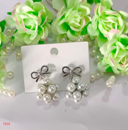 Pearl Bow Cluster Drops