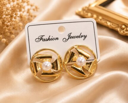 Luxury Gold Pearl Geometric Stud Earrings for Women