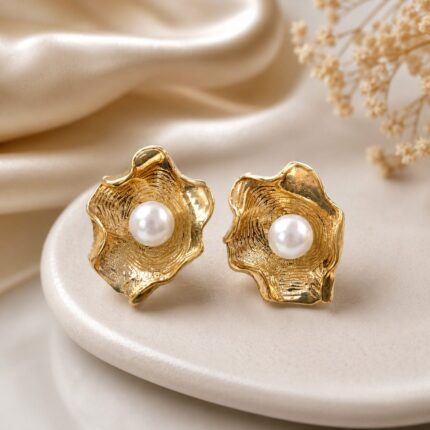 PEARLS GOLDEN EARRINGS