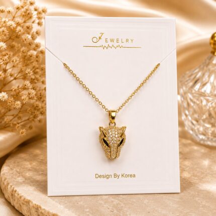 ✨ Golden Wolf Head Crystal Pendant Necklace – Luxury Statement Jewelry ✨