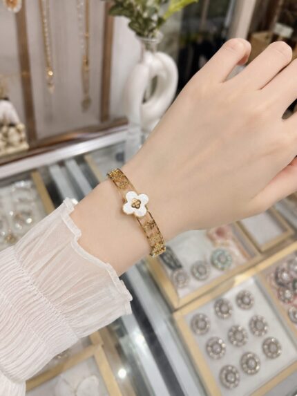Golden White Clover Luxury Bracelet