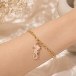✨ Elegant Pink Seahorse Charm Bracelet – Gold-Plated Minimalist Wrist Bracelet for Women 🩷🌊💛