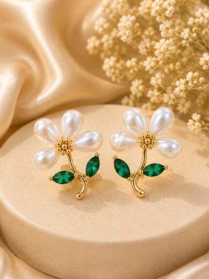 🌼 Elegant Pearl Flower Stud Earrings | Korean Style Floral Crystal Gold-Plated Earrings