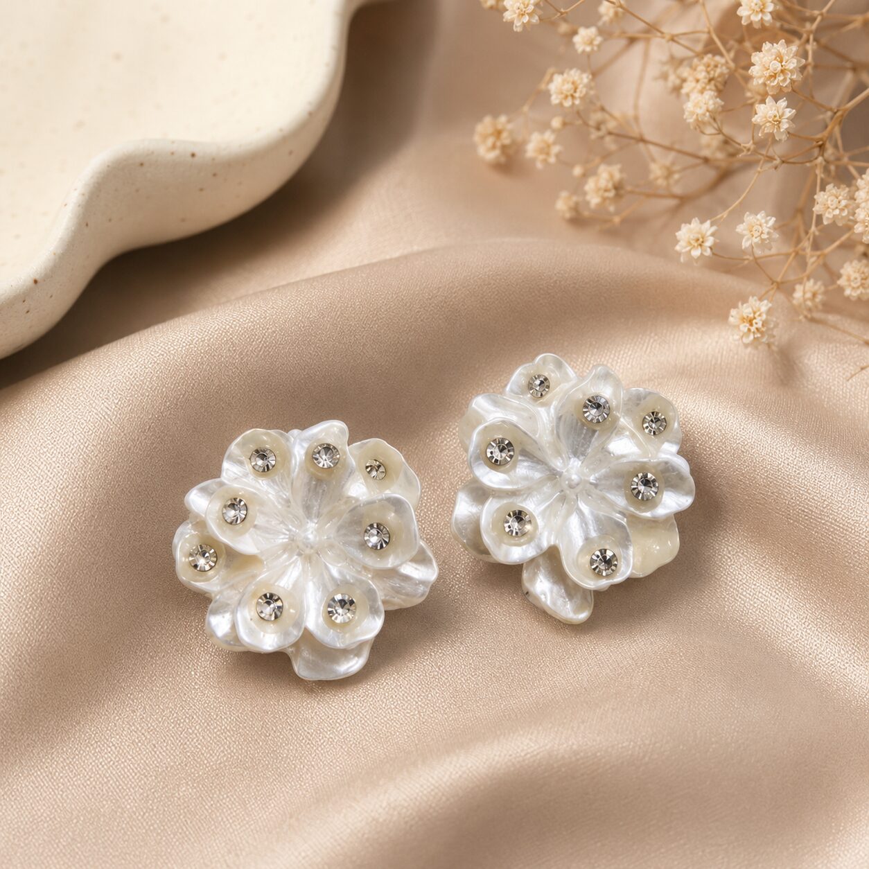 2026/07/17323.jpg Pearl Blossom Rhinestone Stud Earrings - Image 1