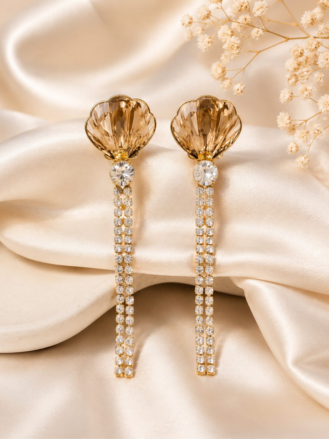 2026/07/17325.jpg Golden Shell Crystal Tassel Earrings - Image 1