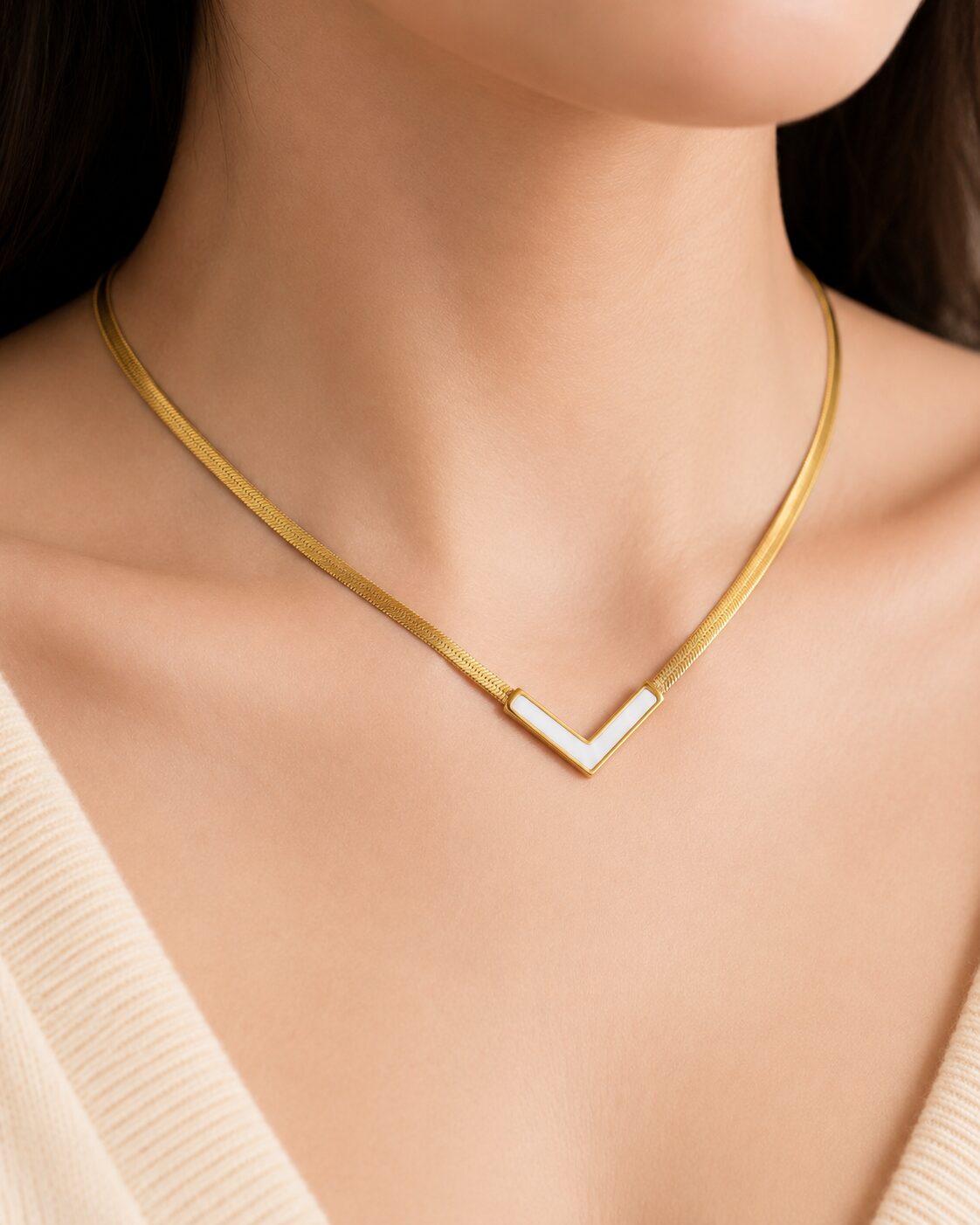 2026/07/17544.jpg Golden V-Shaped Enamel Snake Chain Necklace - Image 1