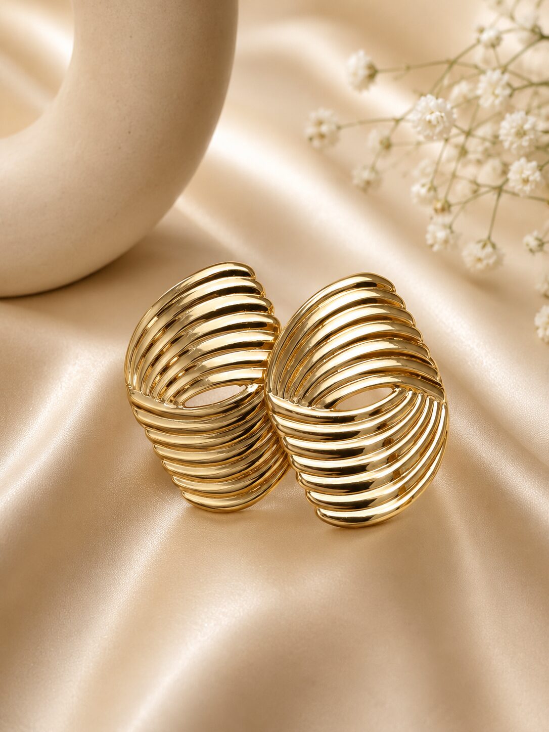 2026/07/17601.jpg Golden Ribbed Shell Statement Earrings - Image 1