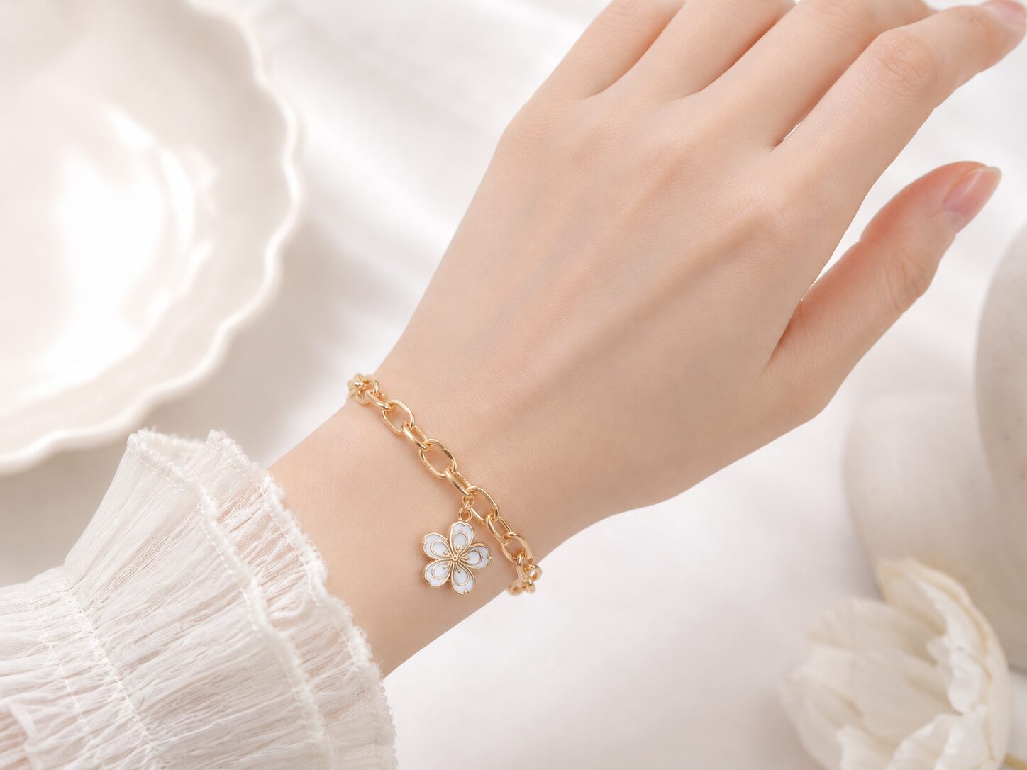 2026/08/1001771716.jpg Korean white Flower Charm Bracelet - Image 1