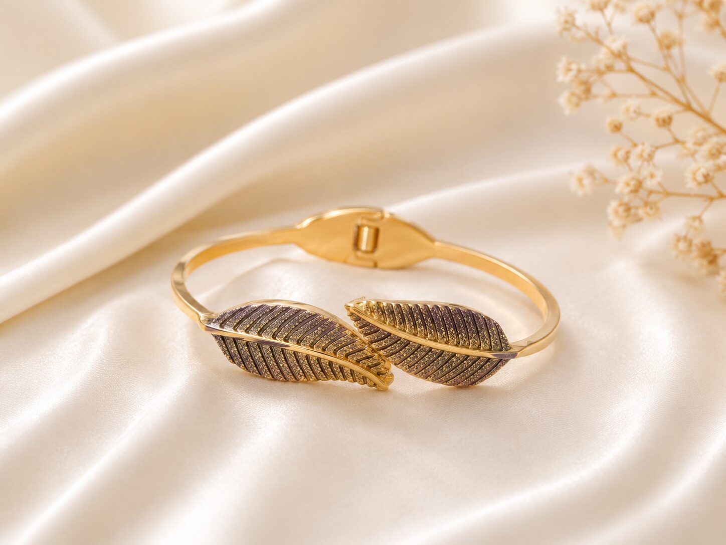 2026/08/1001772848-1.jpg Elegant Golden Feather Cuff Bracelet0 - Image 1