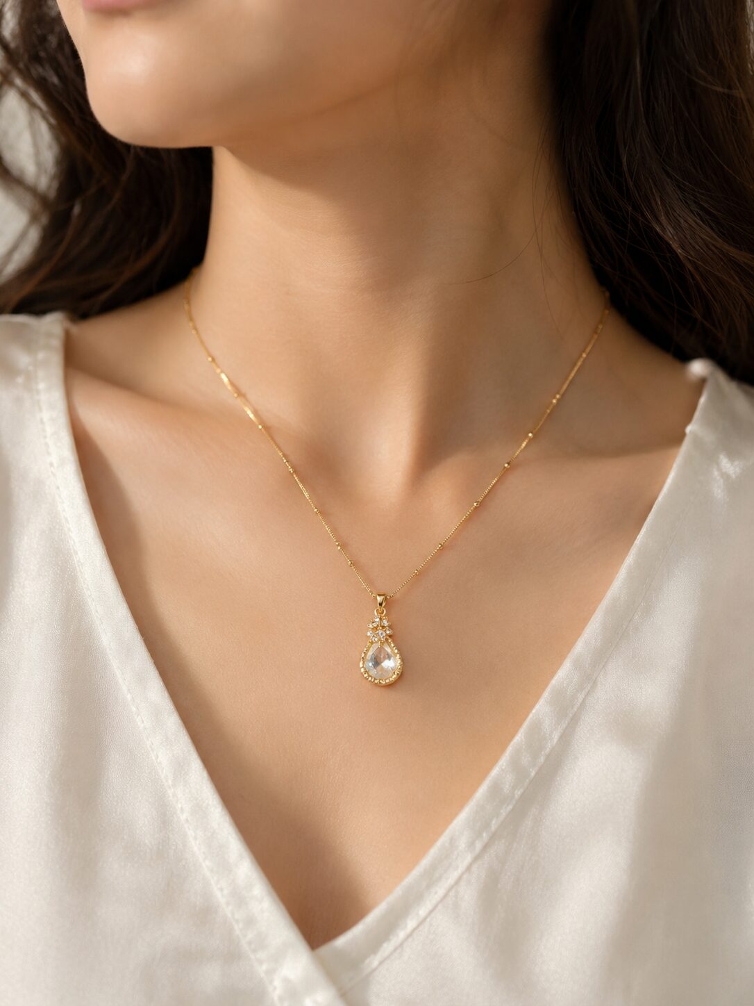 2026/08/1001773032.jpg Elegant Gold Drop Pendant Necklace - Image 1