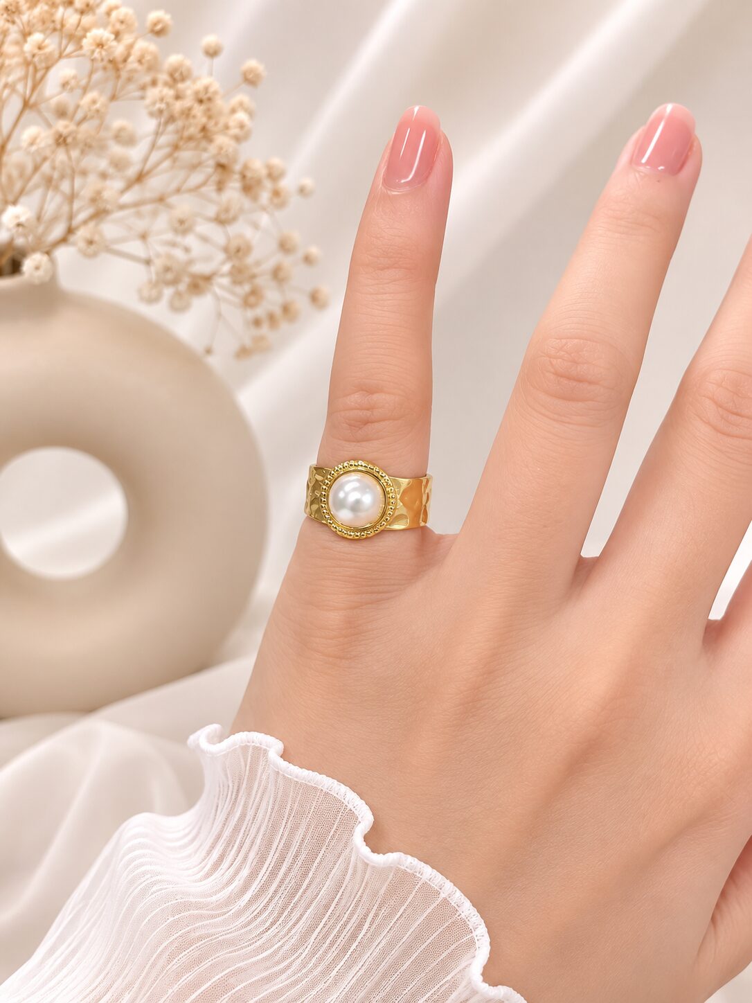 2026/08/1001775095.jpg Classic Pearl Gold Statement Ring - Image 1