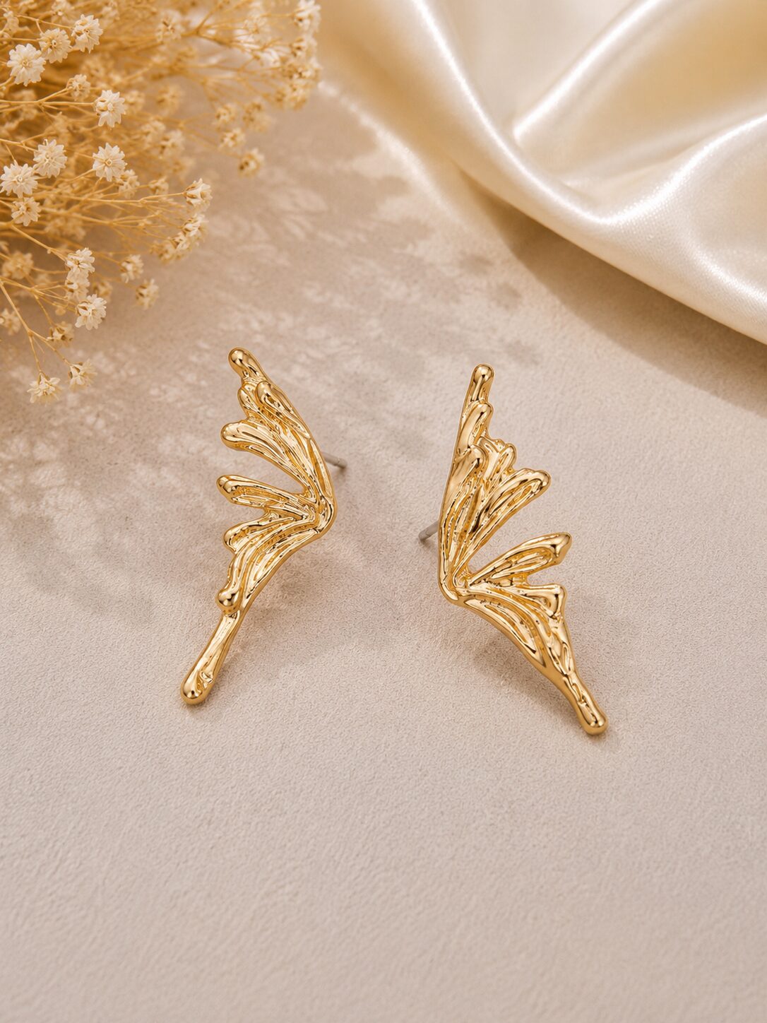 2026/08/1001777530.jpg Elegant Gold-Tone Leaf Drop Earrings - Image 1