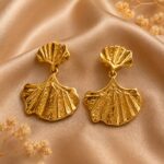 Elegant Golden Shell Dangle Earrings ✨🐚