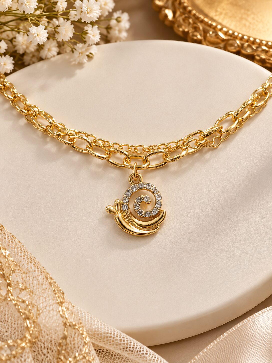 2026/08/1003579570.jpg Elegant Golden Spiral Pendant Necklace - Image 1
