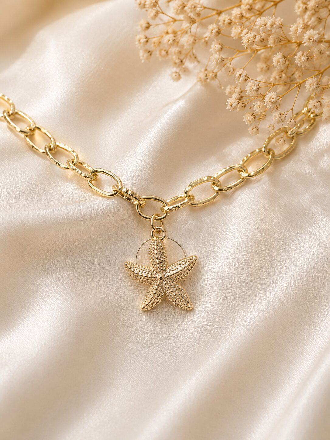 2026/08/1003579637.jpg Golden Starfish Pendant Chain Bracelet - Image 1