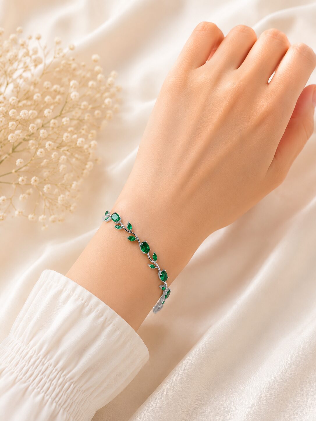 2026/09/1001782890.jpg Elegant Emerald Green Silver Bracelet - Image 1