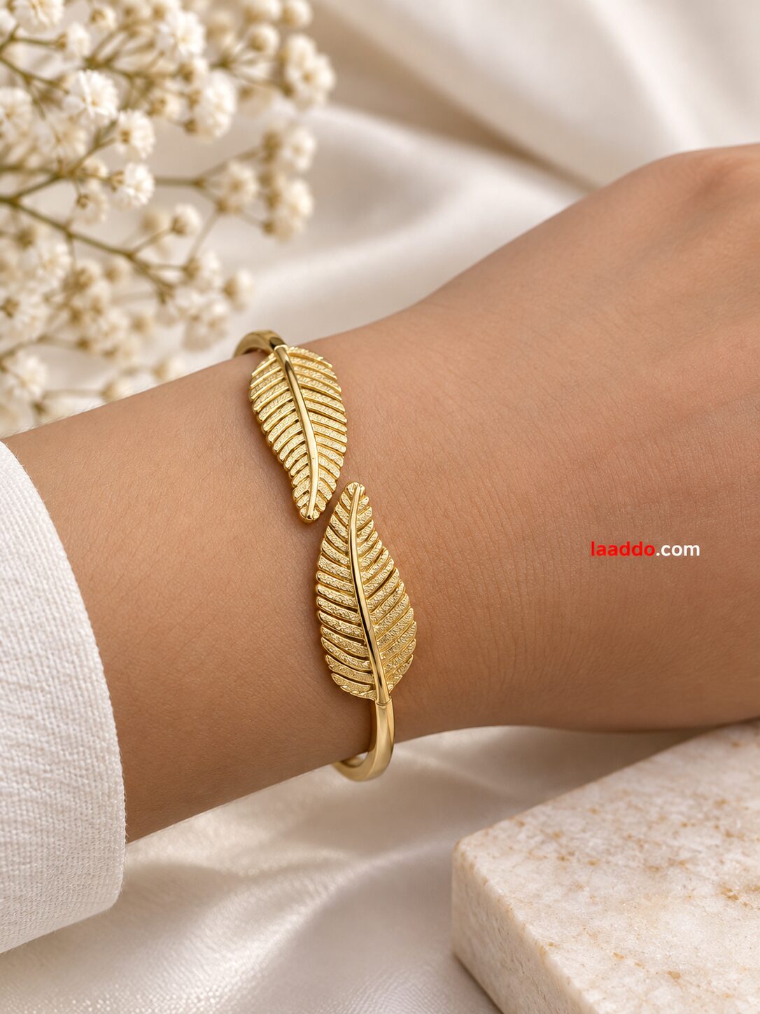 2026/09/1001793395.jpg Elegant Leaf Design Gold Bracelet – Premium Korean Style - Image 1