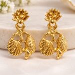 Elegant Gold Shell Drop Earrings – Fashion Statement Jewelry