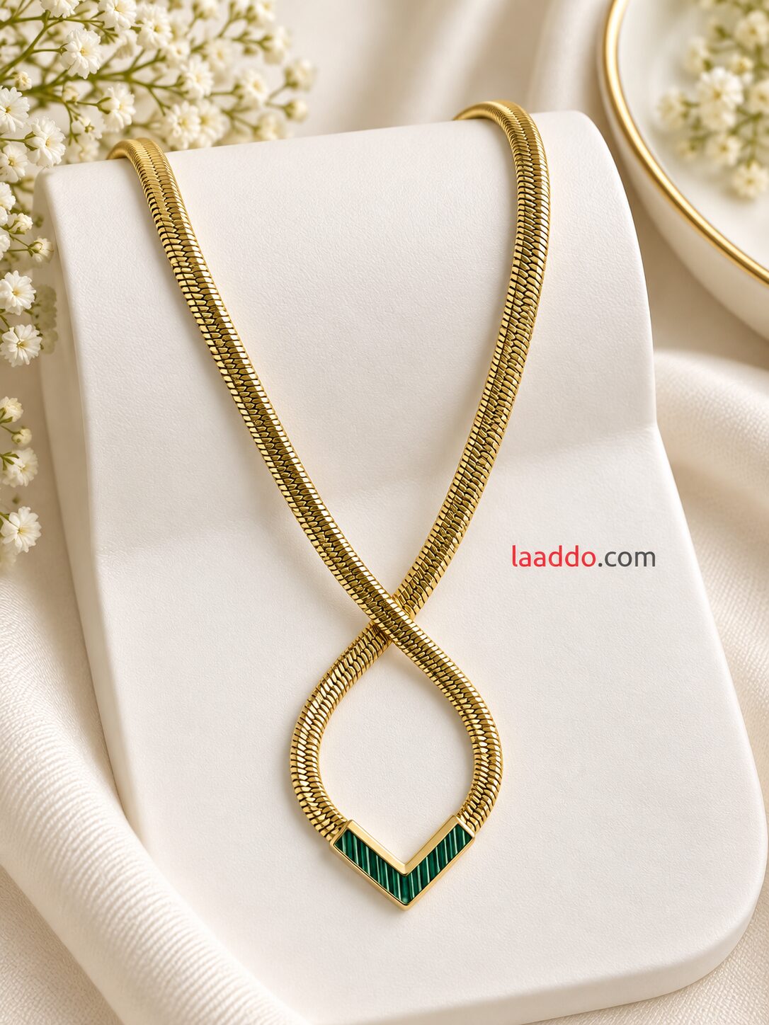 2026/09/1003581096.jpg Elegant V-Shaped Green Stone Snake Chain Necklace | Korean Fashion Jewellery - Image 1