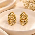 Elegant Golden Interlocking Geometric Earrings