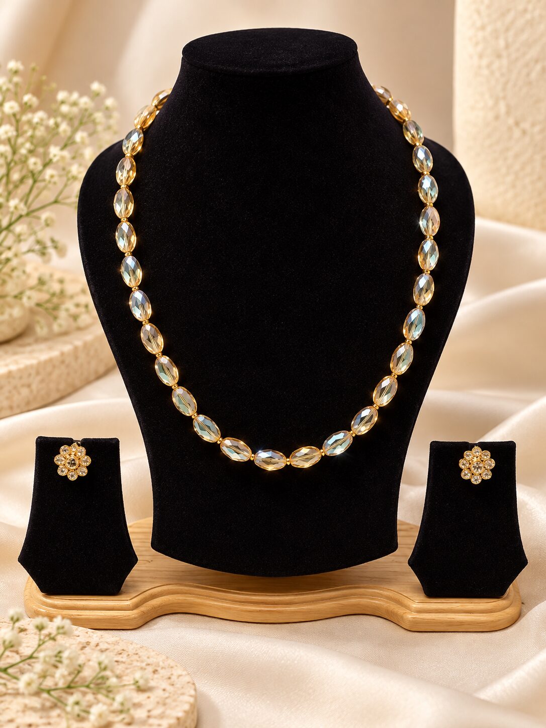 2026/10/1001802895.jpg Elegant Gold Finish Crystal Beaded Necklace & Earrings Set - Image 1