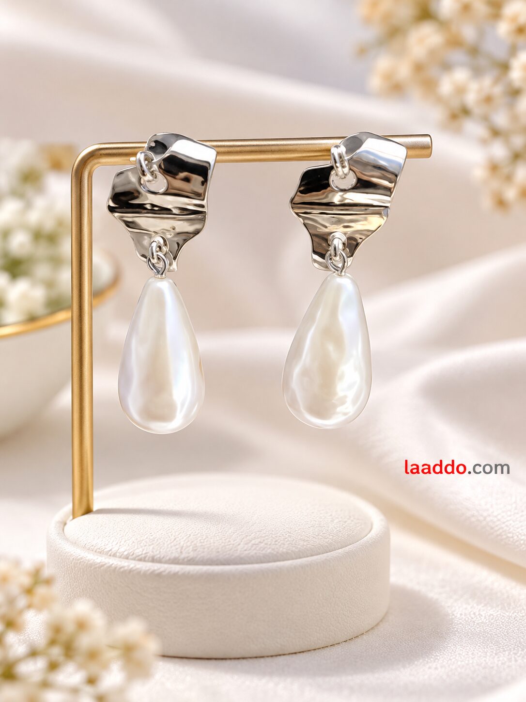 2026/10/1003582550.jpg Premium Korean Heart-Shaped Pearl Crystal Stud Earrings - Image 1